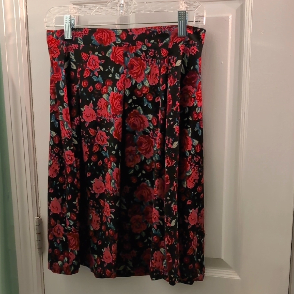 DownEast Black and Red Floral Pleated Skirt